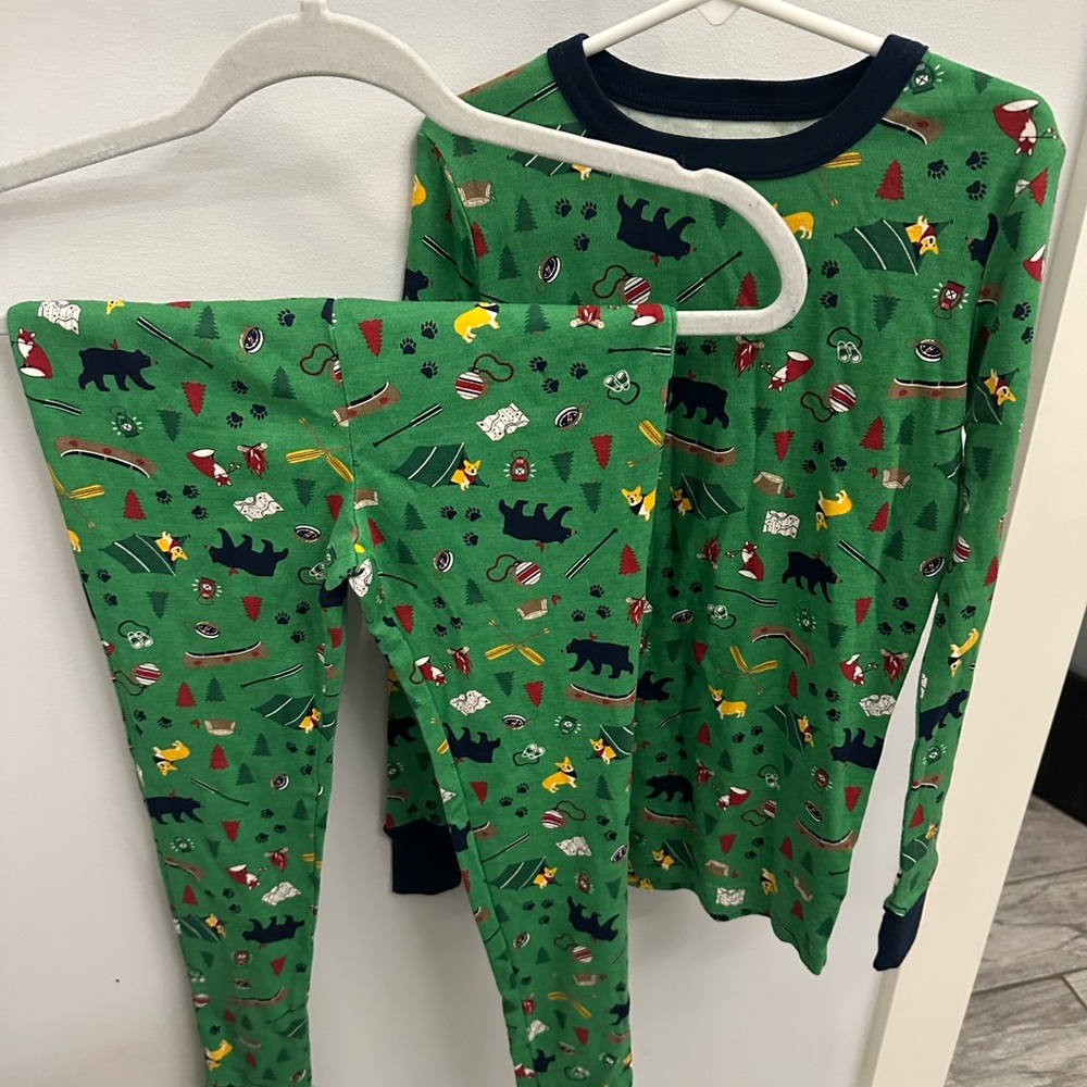 Lands' End Green Kids Long Sleeve Top and Bottom Snug Fit Pajama Set
